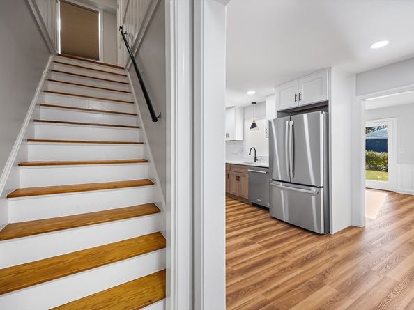 248 Riverneck Rd, Chelmsford MA 01824
