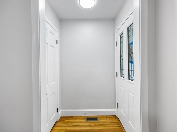 248 Riverneck Rd, Chelmsford MA 01824