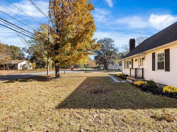 248 Riverneck Rd, Chelmsford MA 01824