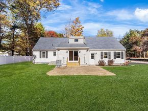 248 Riverneck Rd, Chelmsford MA 01824