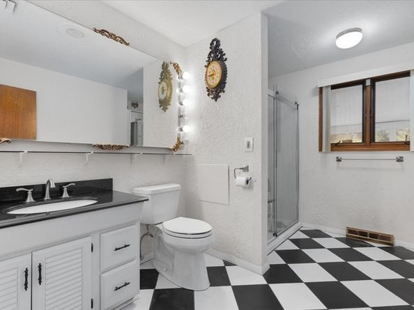 109 Merryknoll Road, Weymouth MA 02191