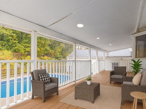 109 Merryknoll Road, Weymouth MA 02191