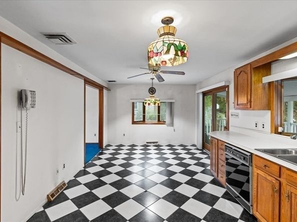 109 Merryknoll Road, Weymouth MA 02191