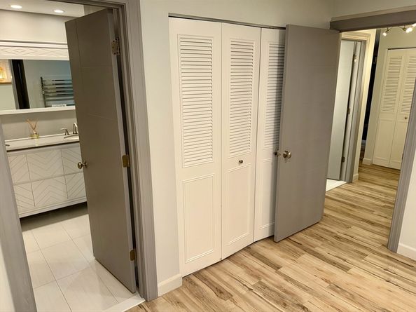 1206 Greendale Ave 201, Needham MA 02492