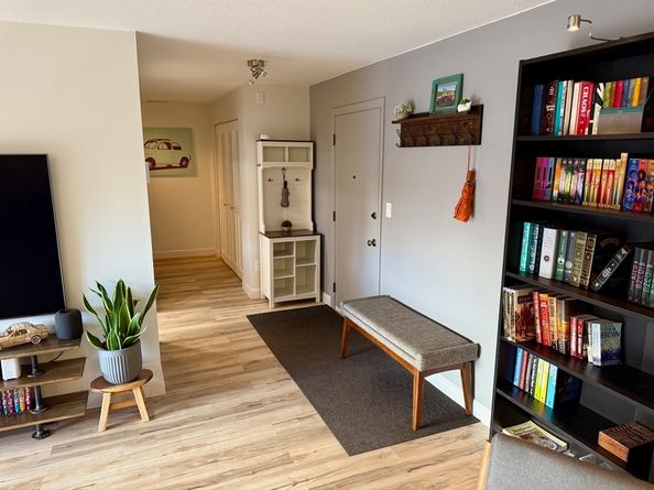 1206 Greendale Ave 201, Needham MA 02492