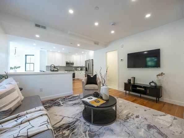 12 George St, Medford MA 02155