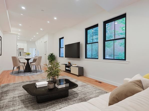 12 George St, Medford MA 02155