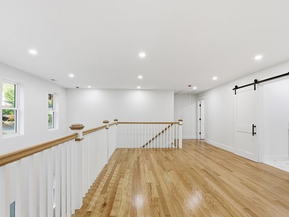 20 Pine Hill Rd, Lynnfield MA 01940