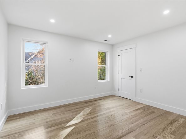 20 Pine Hill Rd, Lynnfield MA 01940