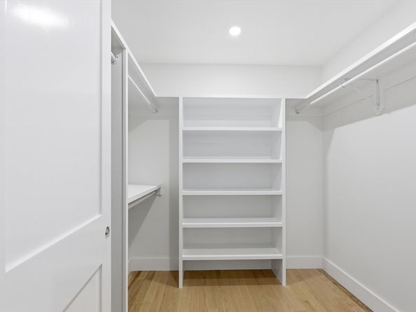 20 Pine Hill Rd, Lynnfield MA 01940