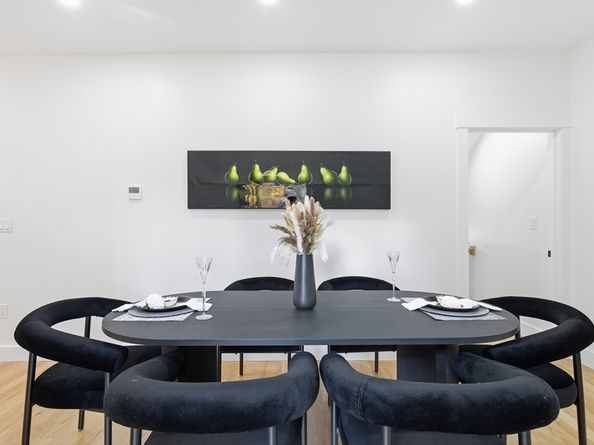 20 Pine Hill Rd, Lynnfield MA 01940