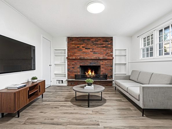 45 Daytona Ave, Framingham MA 01702