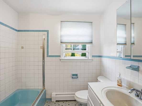 45 Daytona Ave, Framingham MA 01702