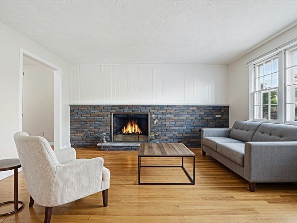 45 Daytona Ave, Framingham MA 01702