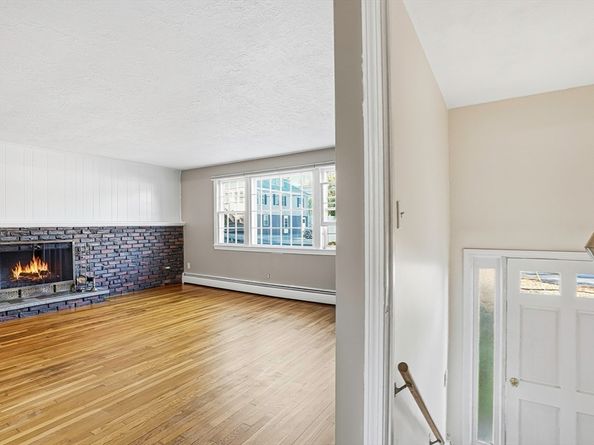 45 Daytona Ave, Framingham MA 01702