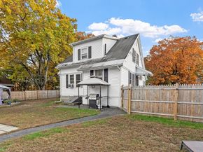 139 Parson Circle, Fitchburg MA 01420