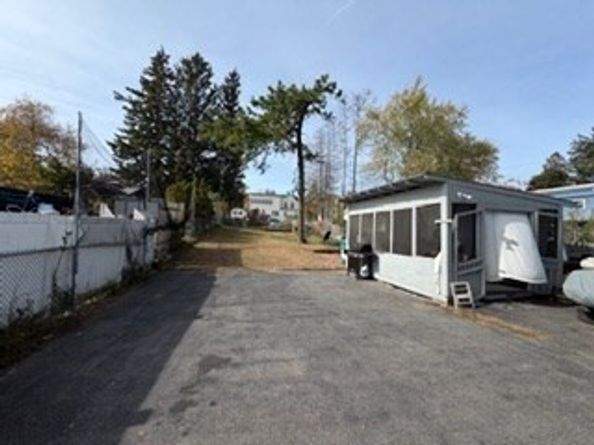 74 East St, Fitchburg MA 01420