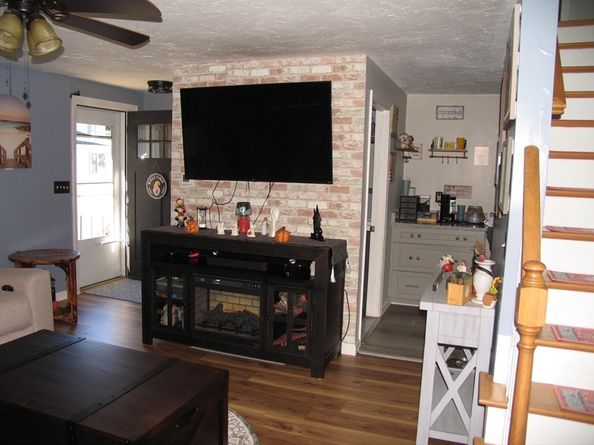 24 Crescent St 6, Northbridge MA 01588