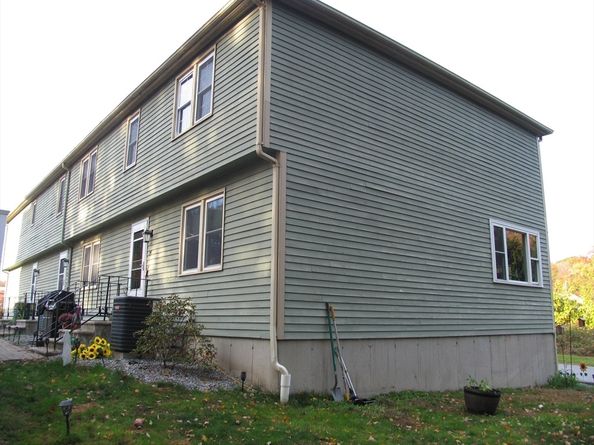 24 Crescent St 6, Northbridge MA 01588