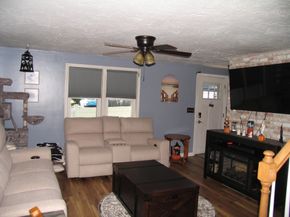 24 Crescent St 6, Northbridge MA 01588