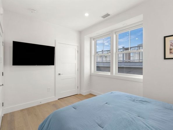 106 Webster PH1, Boston MA 02128