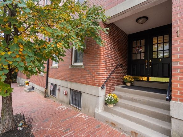 17 Henley St F, Boston MA 02129