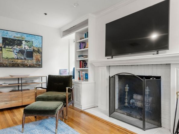 17 Henley St F, Boston MA 02129