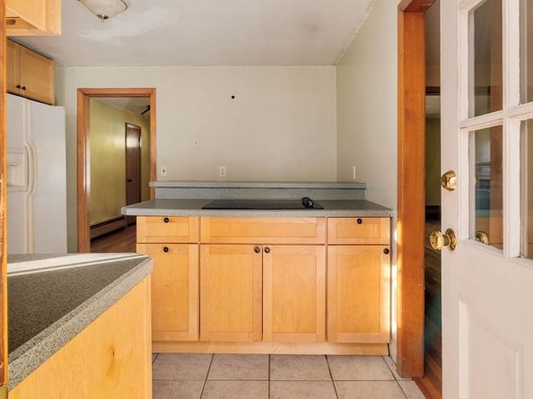 97 Macarthur Rd, Stoneham MA 02180