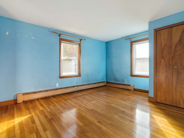 97 Macarthur Rd, Stoneham MA 02180