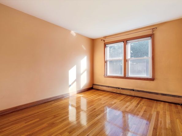 97 Macarthur Rd, Stoneham MA 02180