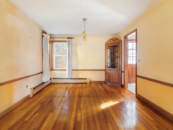 97 Macarthur Rd, Stoneham MA 02180