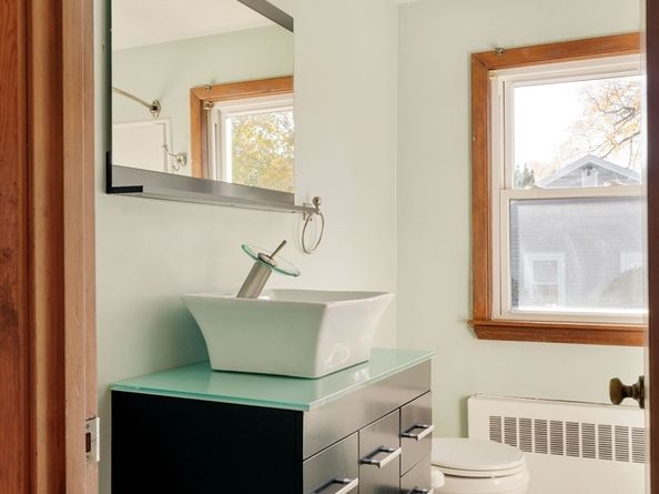 97 Macarthur Rd, Stoneham MA 02180