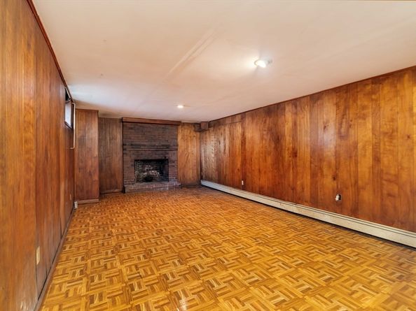 97 Macarthur Rd, Stoneham MA 02180