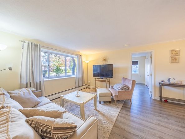 220 Essex St 1, Melrose MA 02176