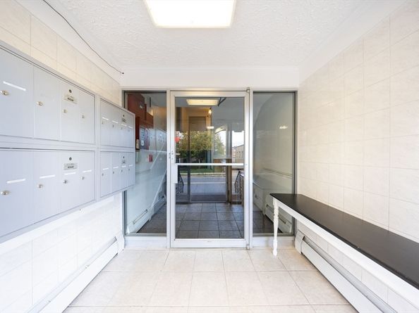 220 Essex St 1, Melrose MA 02176