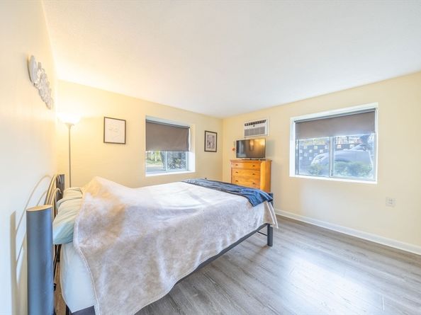 220 Essex St 1, Melrose MA 02176