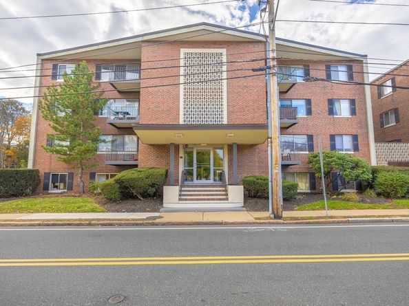 220 Essex St 1, Melrose MA 02176