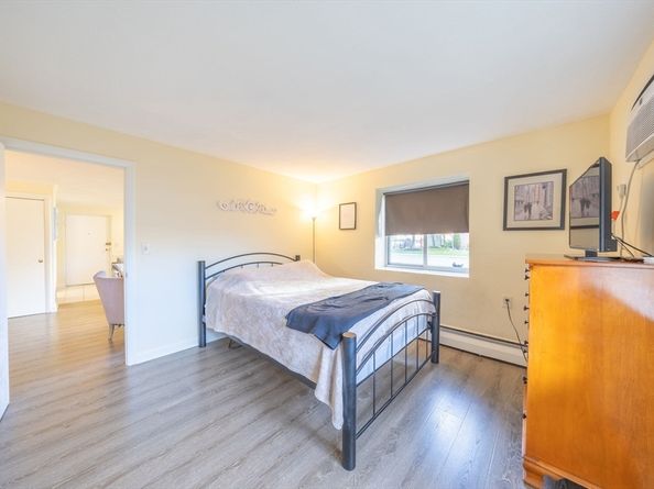 220 Essex St 1, Melrose MA 02176