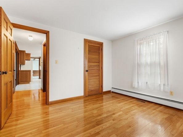 1 Red Coach Road, Hamilton MA 01982