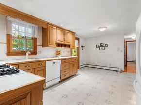 1 Red Coach Road, Hamilton MA 01982