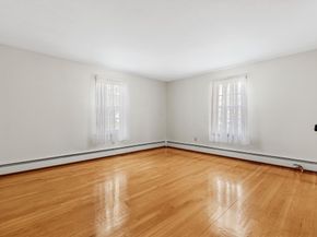 1 Red Coach Road, Hamilton MA 01982