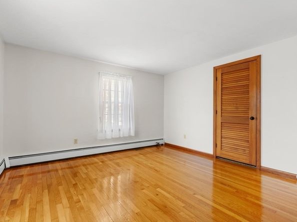 1 Red Coach Road, Hamilton MA 01982