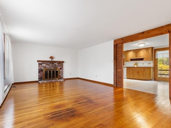 1 Red Coach Road, Hamilton MA 01982