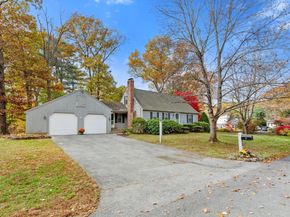 1 Red Coach Road, Hamilton MA 01982