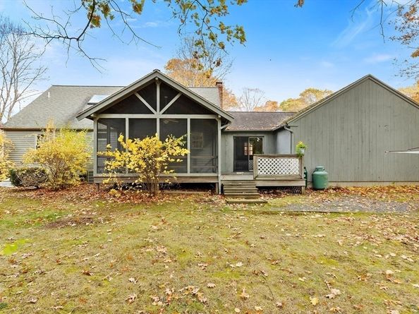 1 Red Coach Road, Hamilton MA 01982