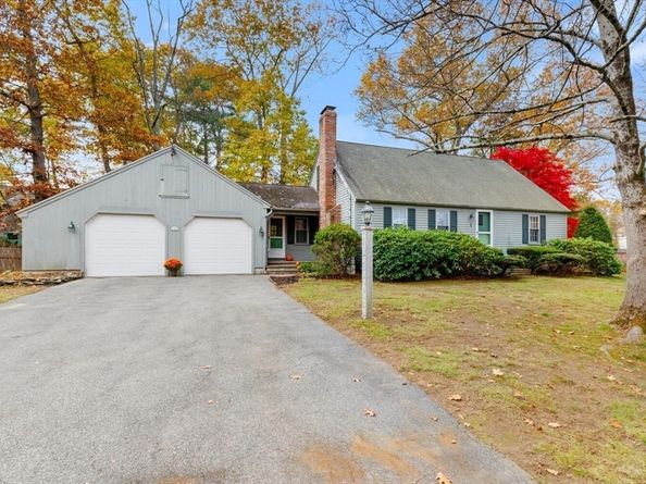 1 Red Coach Road, Hamilton MA 01982