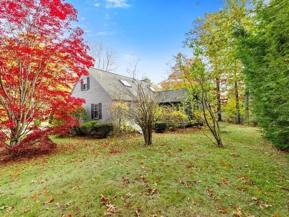 1 Red Coach Road, Hamilton MA 01982