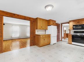 1 Red Coach Road, Hamilton MA 01982