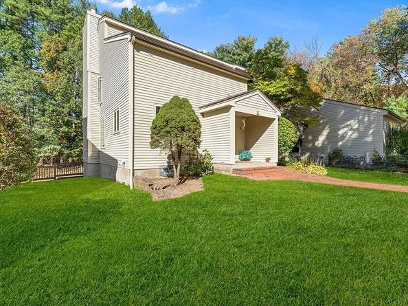 92 Jimney Dr 92, Westford MA 01886