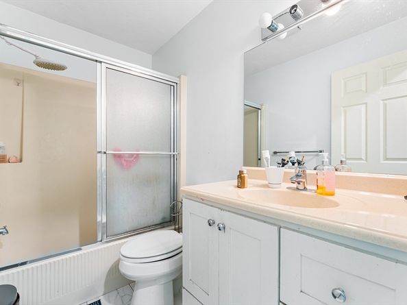 92 Jimney Dr 92, Westford MA 01886